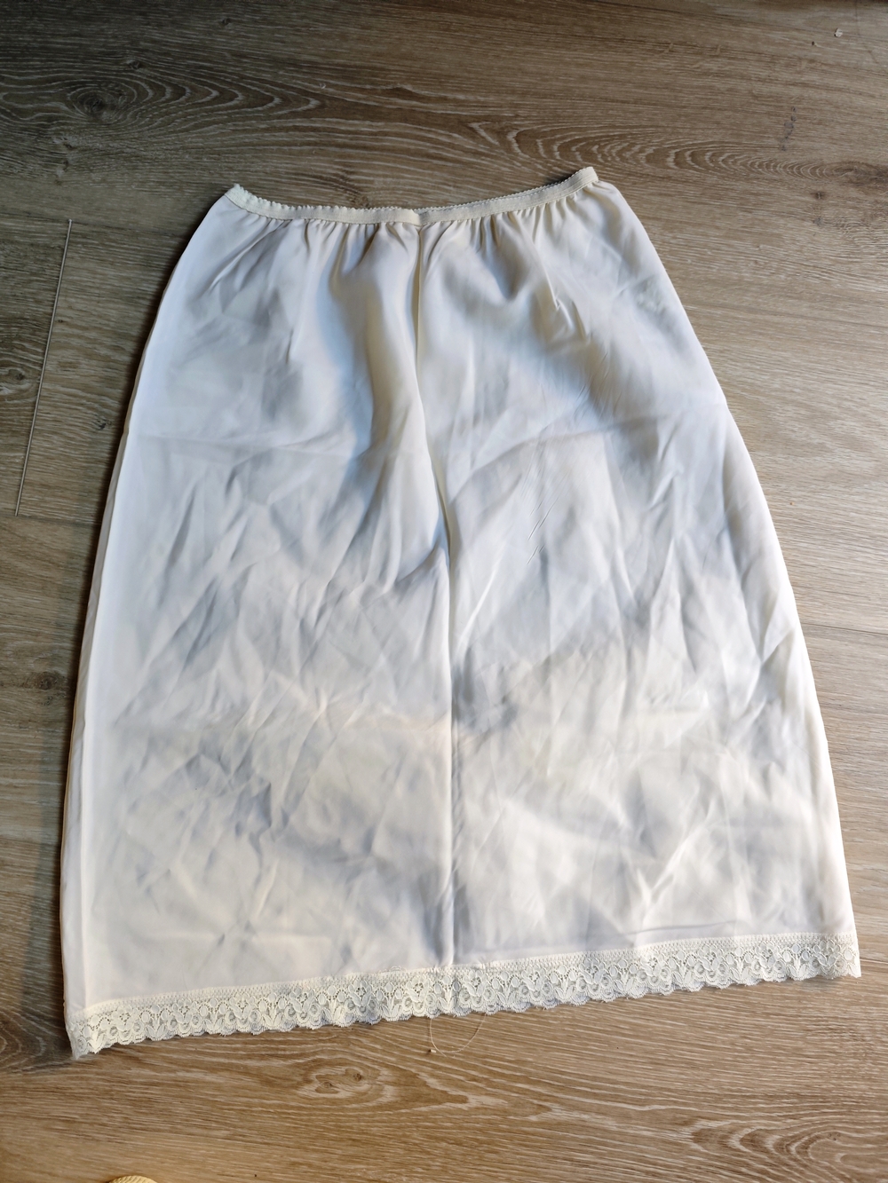 Vintage Classic Cream Half Slip underskirt with Lace Trim - Picture 3 of 4